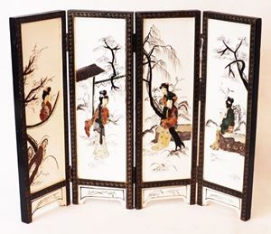 Picture of Chinese screen with 4 panels