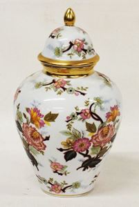 Picture of Royal Porcelain  KPM jar with lid