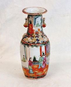Picture of Chinese Rose Medallion vase